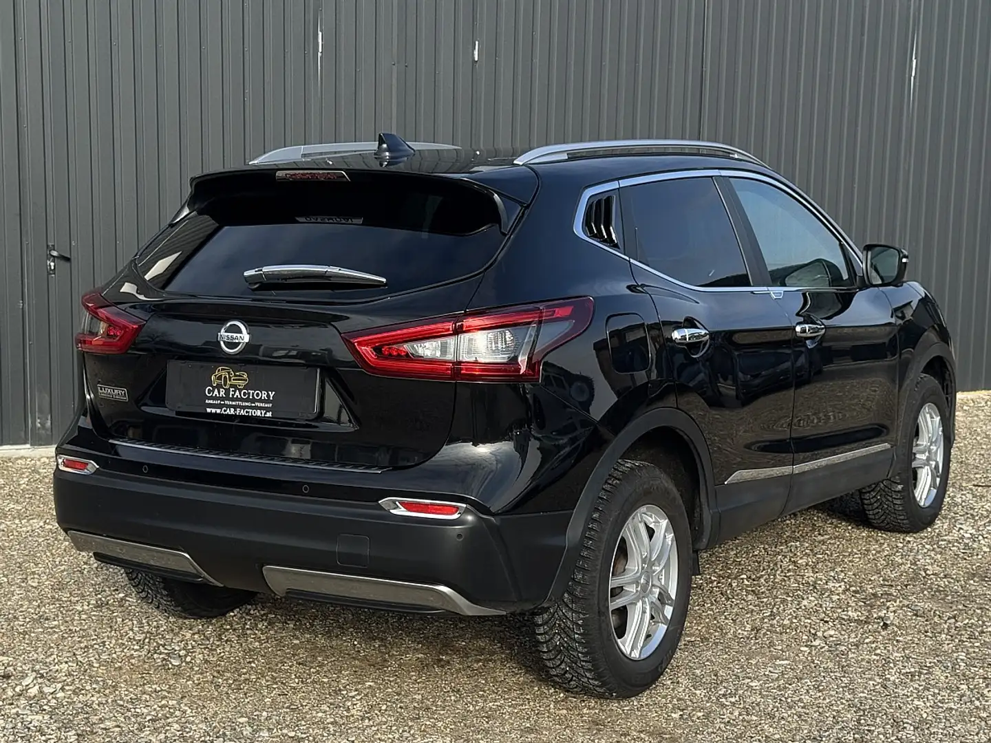 Nissan Qashqai 1,2 DIG-T N-Connecta Schwarz - 2