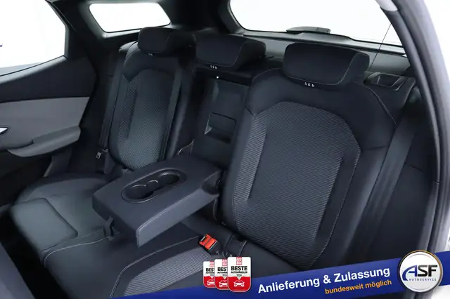 Ford Explorer view 17