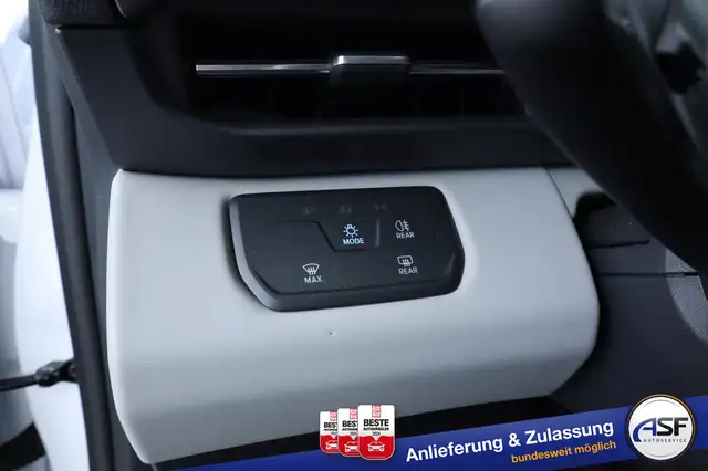 Ford Explorer view 21