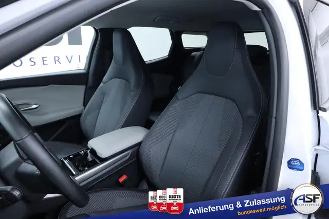 Ford Explorer view 20