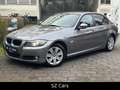 BMW 320 i Limousine *AUTOMATIK*NAVI*XENON*EL SITZE* Grau - thumbnail 1