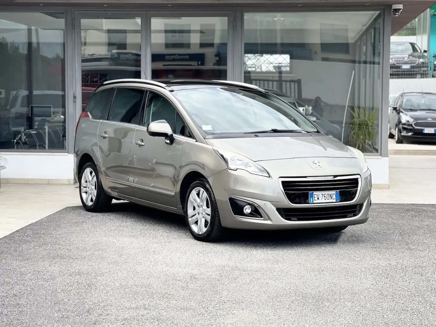 Peugeot 5008 1.6 Diesel 115CV E5 7 Posti - 2014 Arany - 1