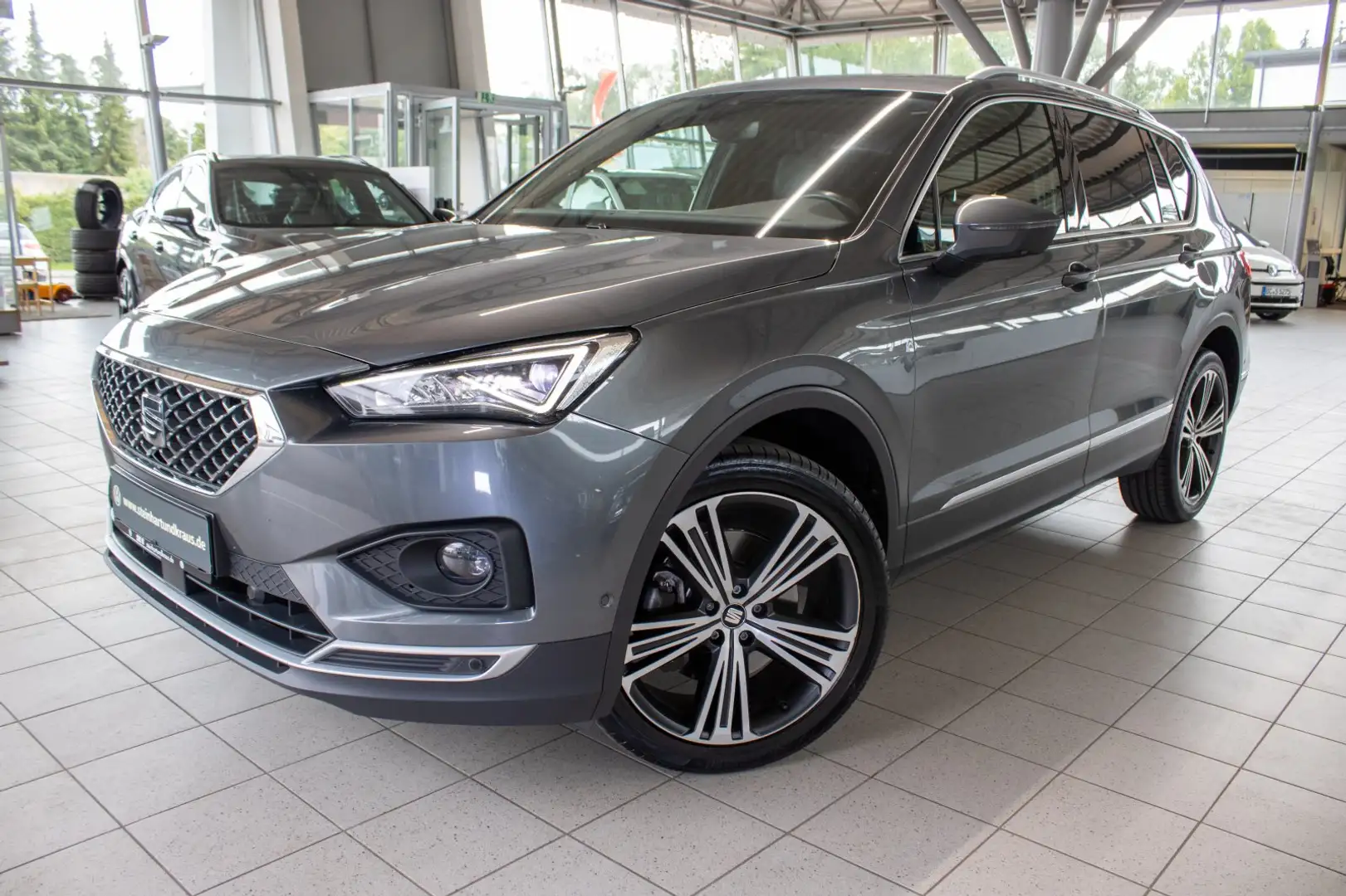 SEAT Tarraco Xcellence 7-Sitzer | DCC | Panorama | BeatsAudio | Grijs - 1