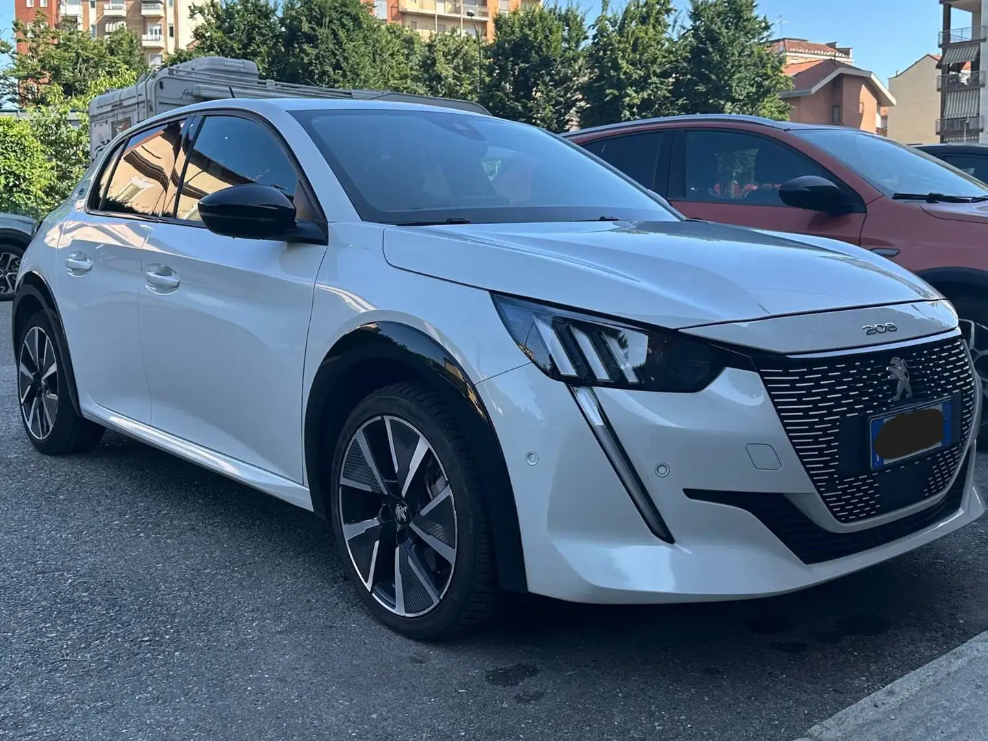 Peugeot e-208 GT Bianco - 1