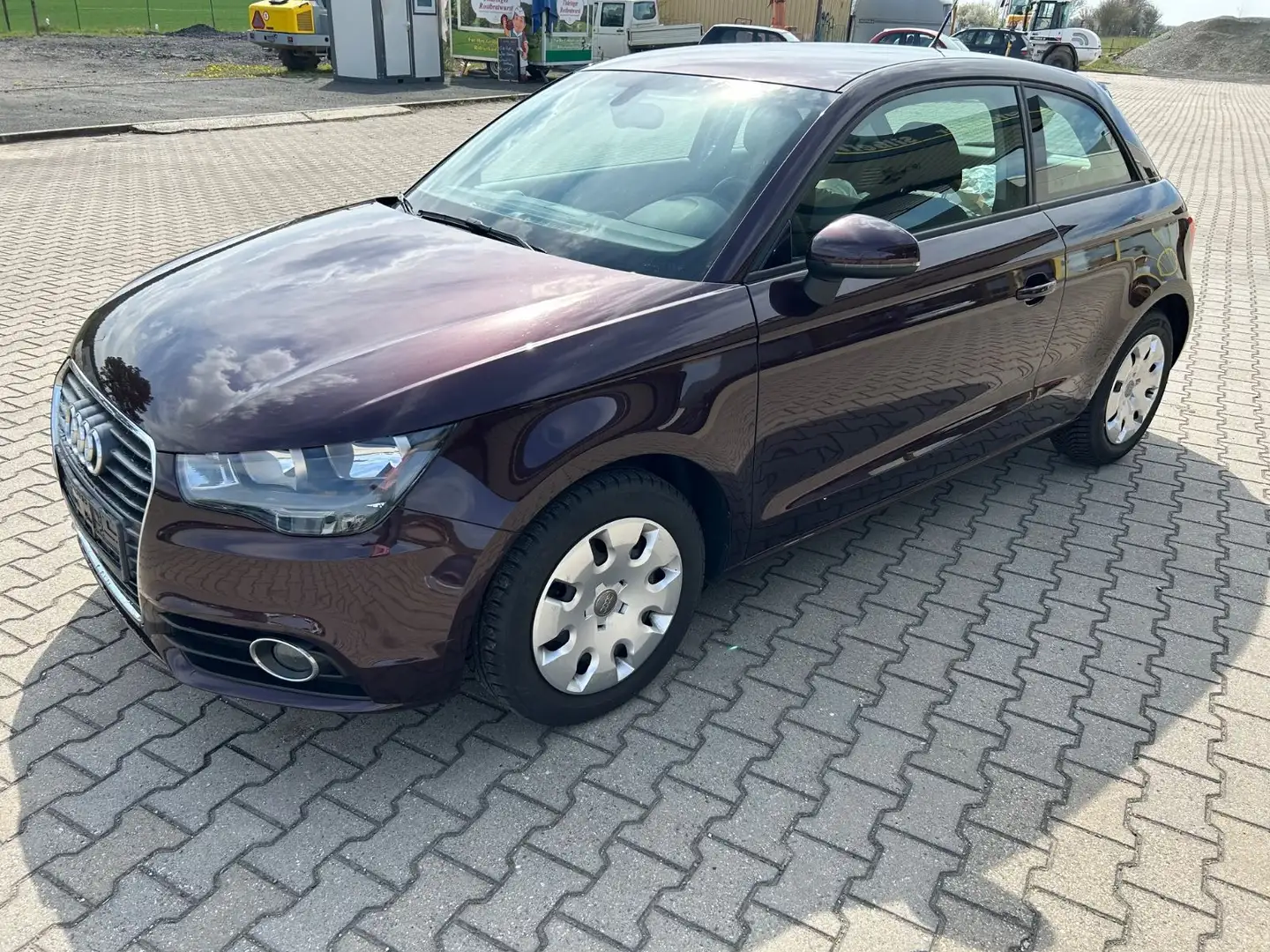 Audi A1 attraction Klima, Scheckheft, zweite Hand, Rot - 1