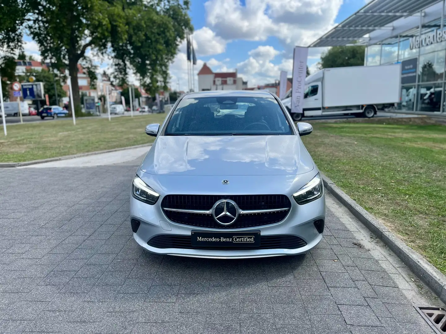 Mercedes-Benz B 180 B 180 d Luxury Line Gris - 2