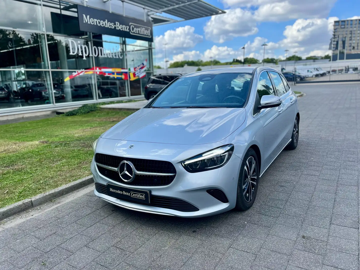 Mercedes-Benz B 180 B 180 d Luxury Line Gris - 1