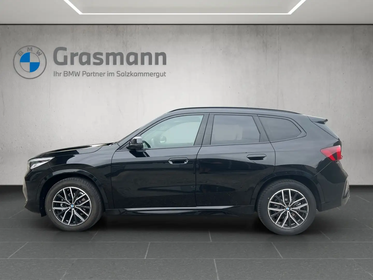 BMW X1 xDrive20d Schwarz - 2