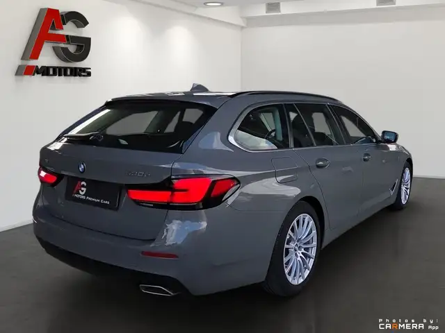 BMW 5 Series view 6