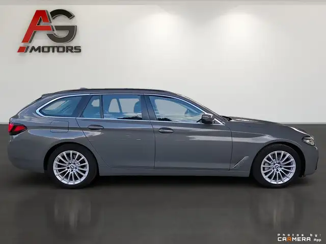 BMW 5 Series view 5