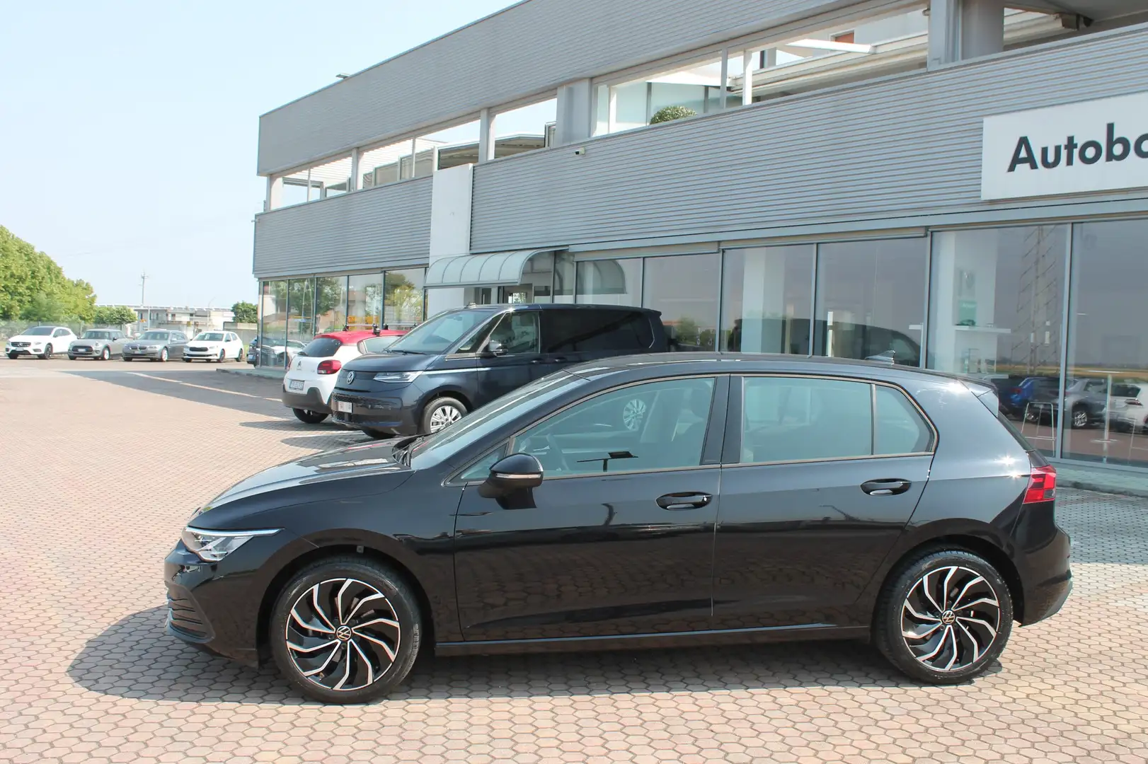 Volkswagen Golf Golf VIII 2020 2.0 tdi Life 115cv dsg Nero - 2