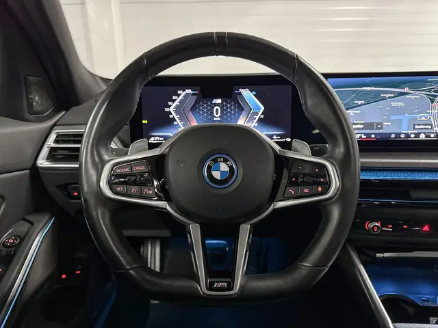 BMW 3 Series view 12