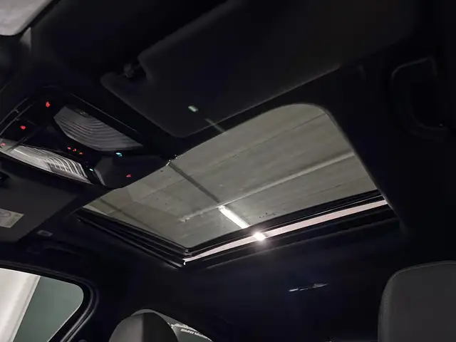 BMW 3 Series view 10
