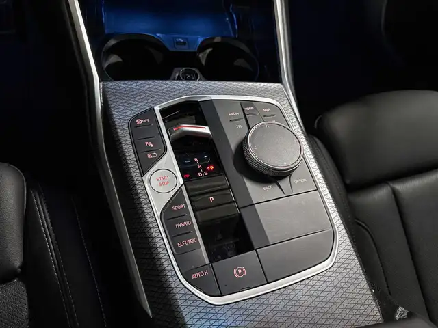 BMW 3 Series view 15