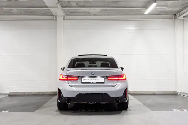 BMW 3 Series view 7