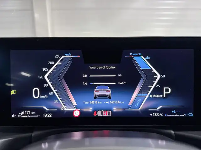 BMW 3 Series view 13