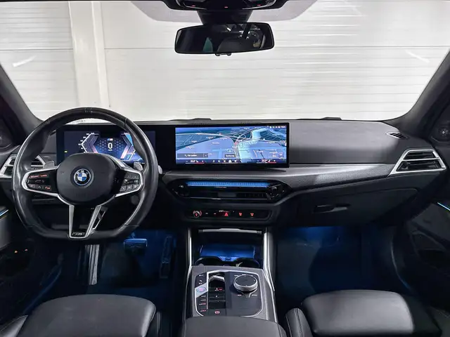 BMW 3 Series view 11