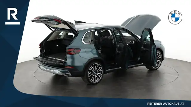 BMW X5 view 10