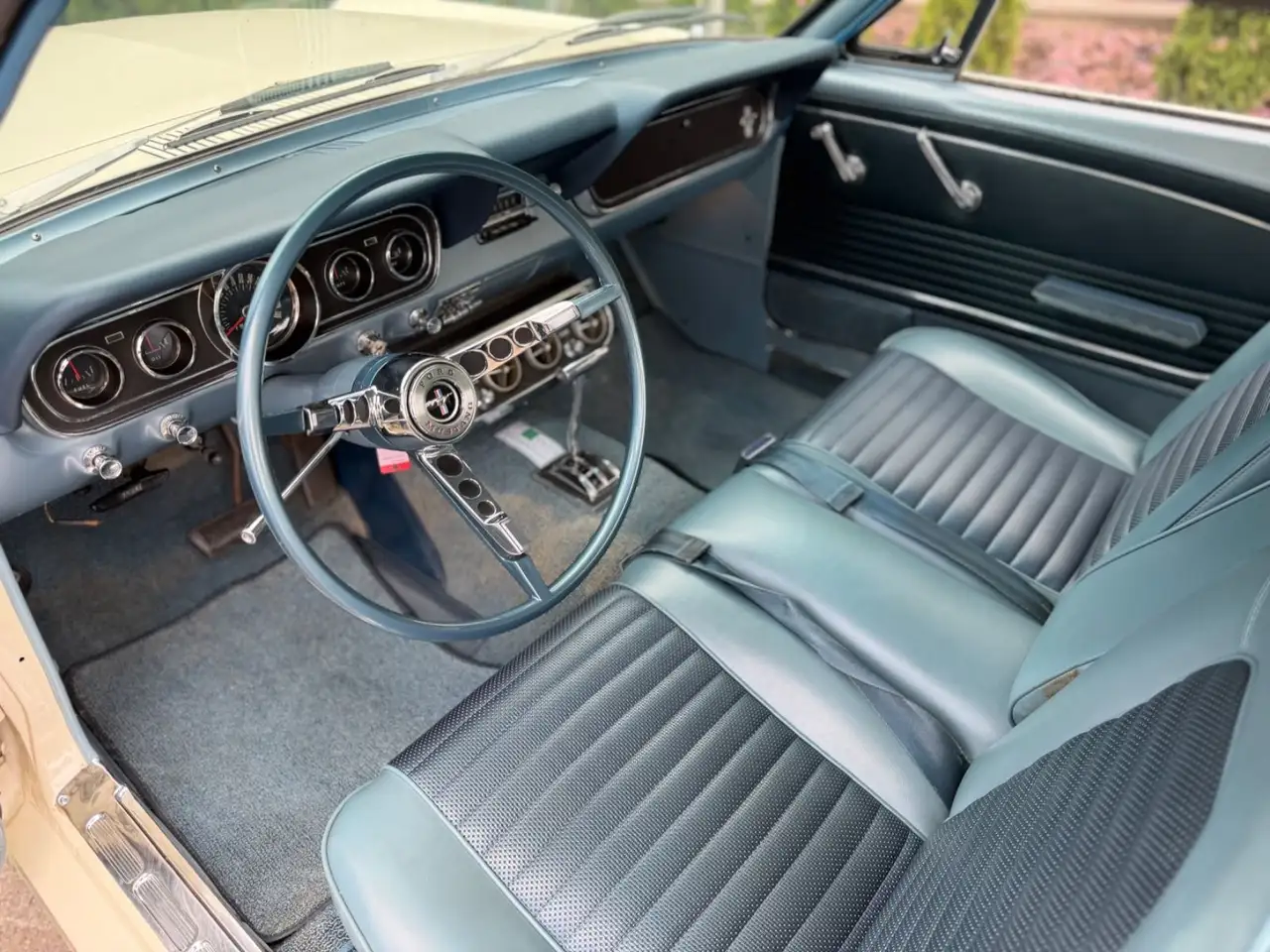 Ford Mustang V8 aus 1966 mit Servolenkung/Klimaanlage, foto 9