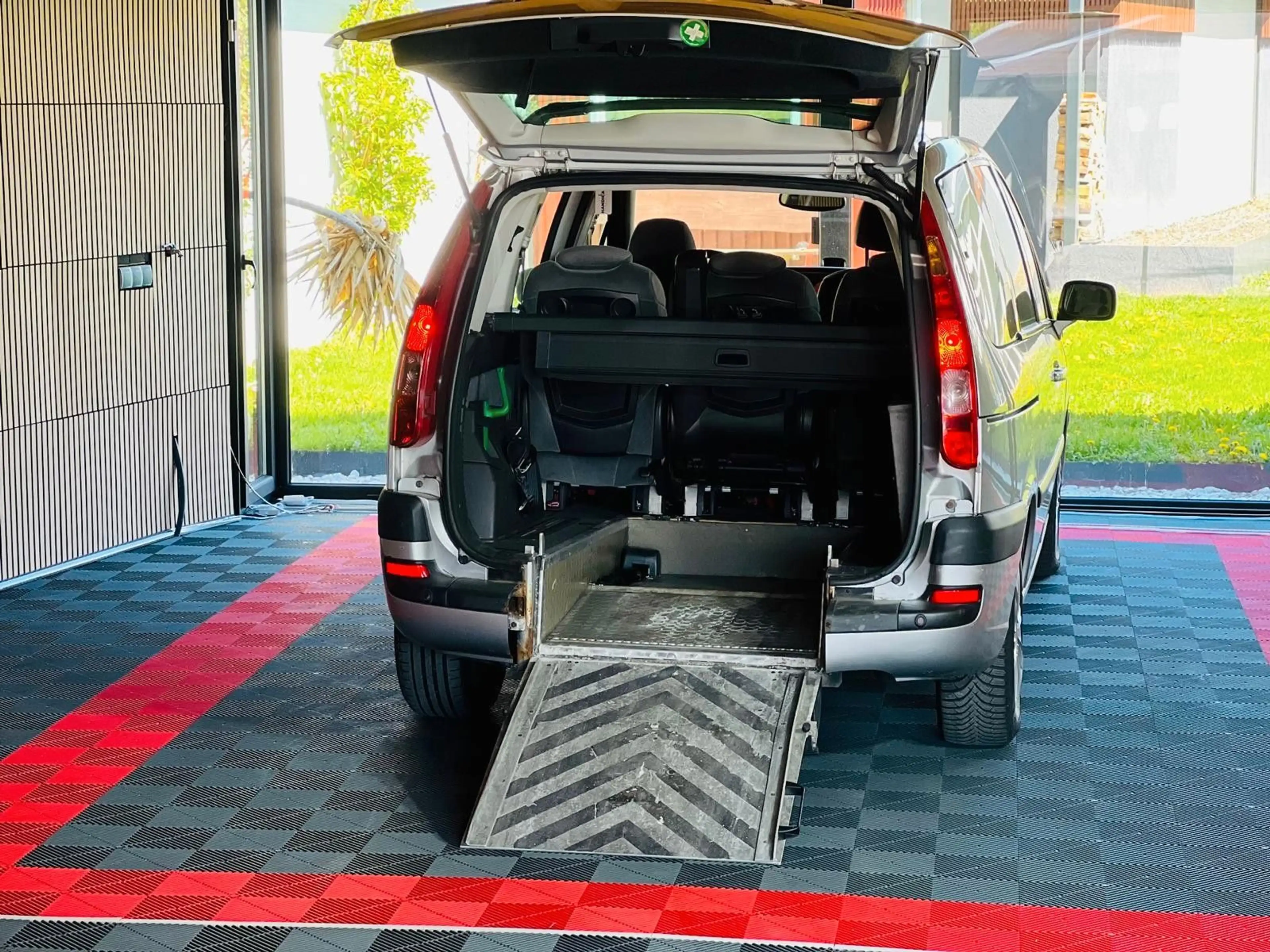 Citroen C8 Behindertengerecht-Rampe — photo 27