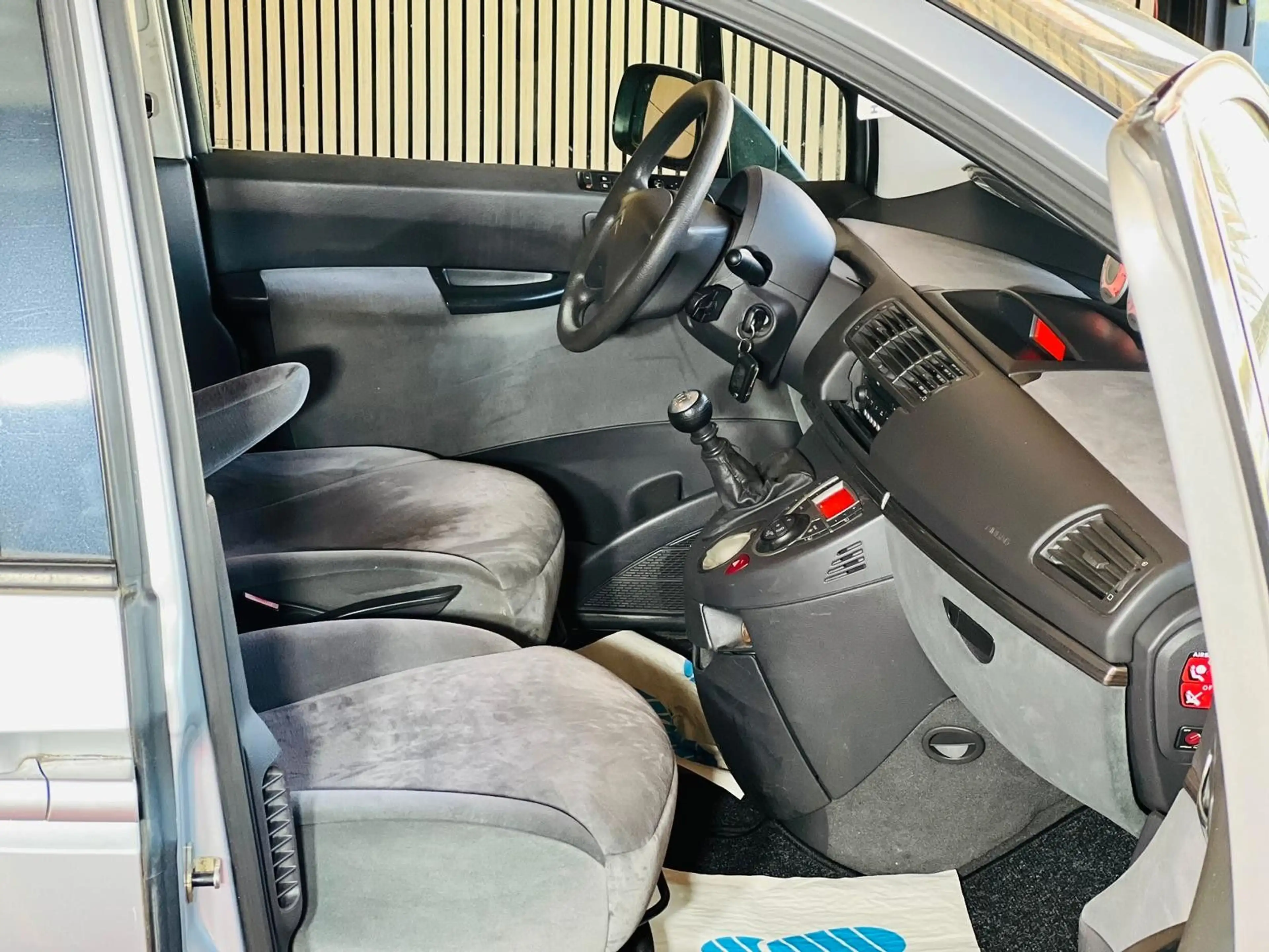 Citroen C8 Behindertengerecht-Rampe — photo 5