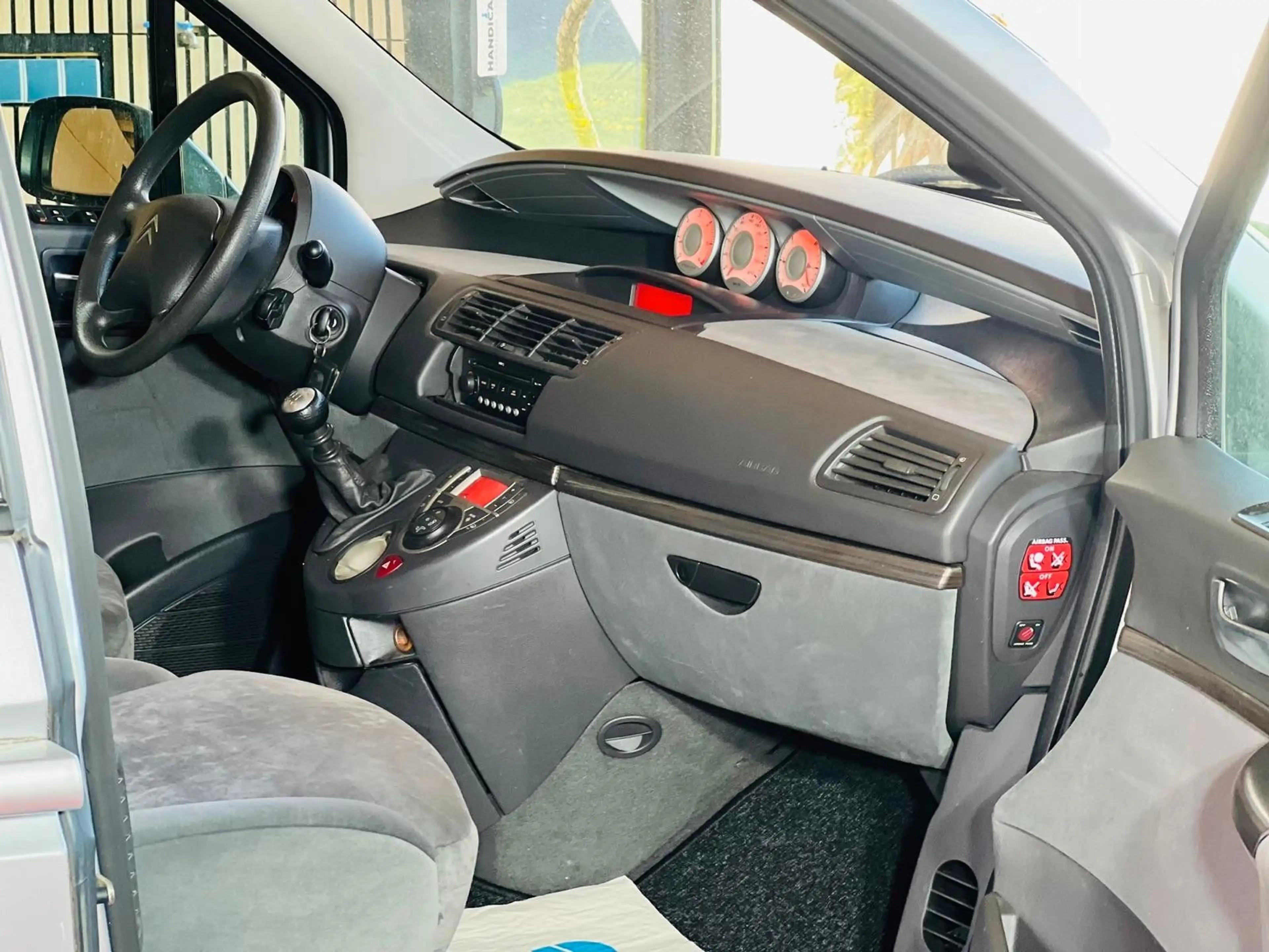 Citroen C8 Behindertengerecht-Rampe — photo 10