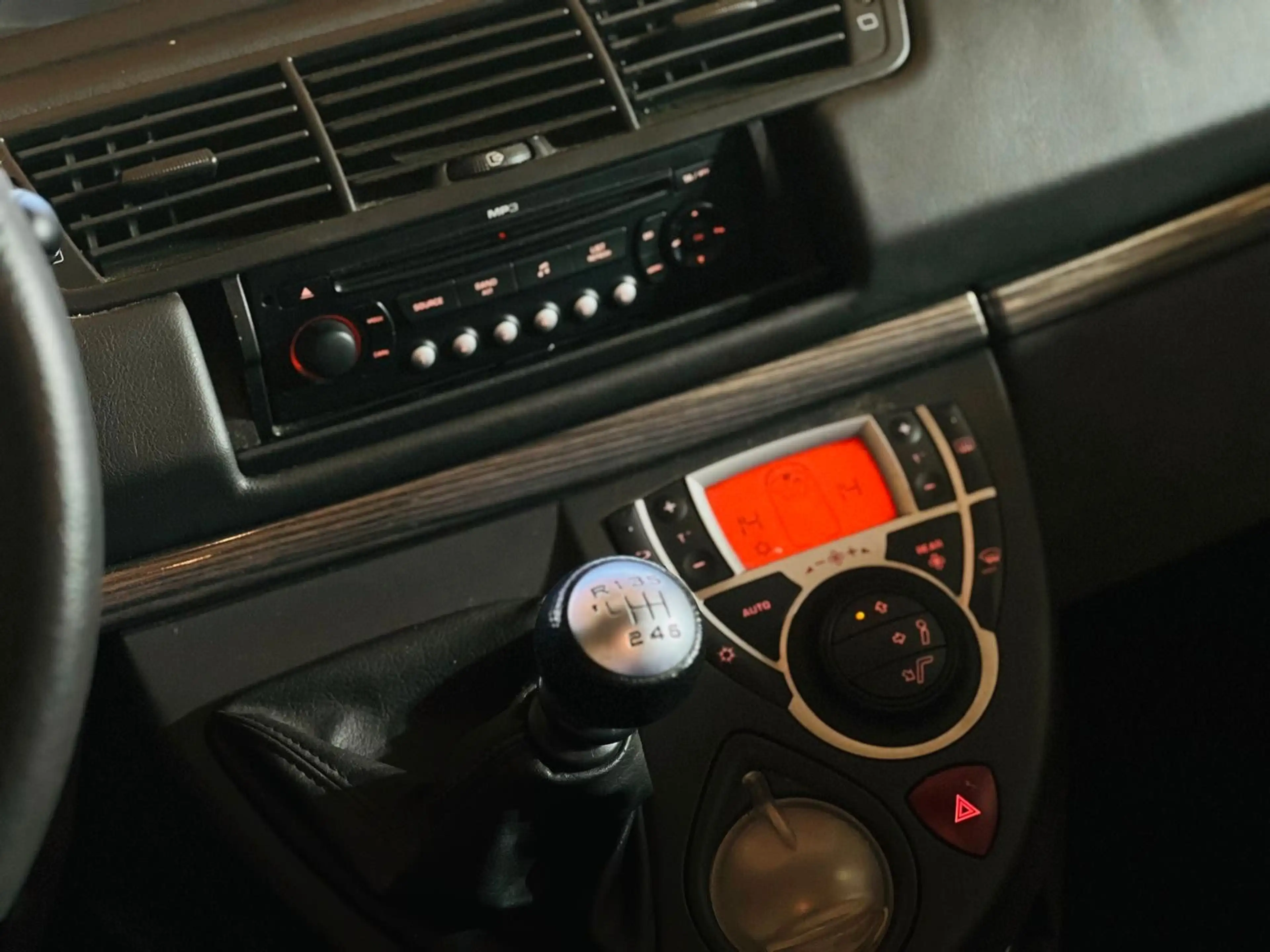 Citroen C8 Behindertengerecht-Rampe — photo 17