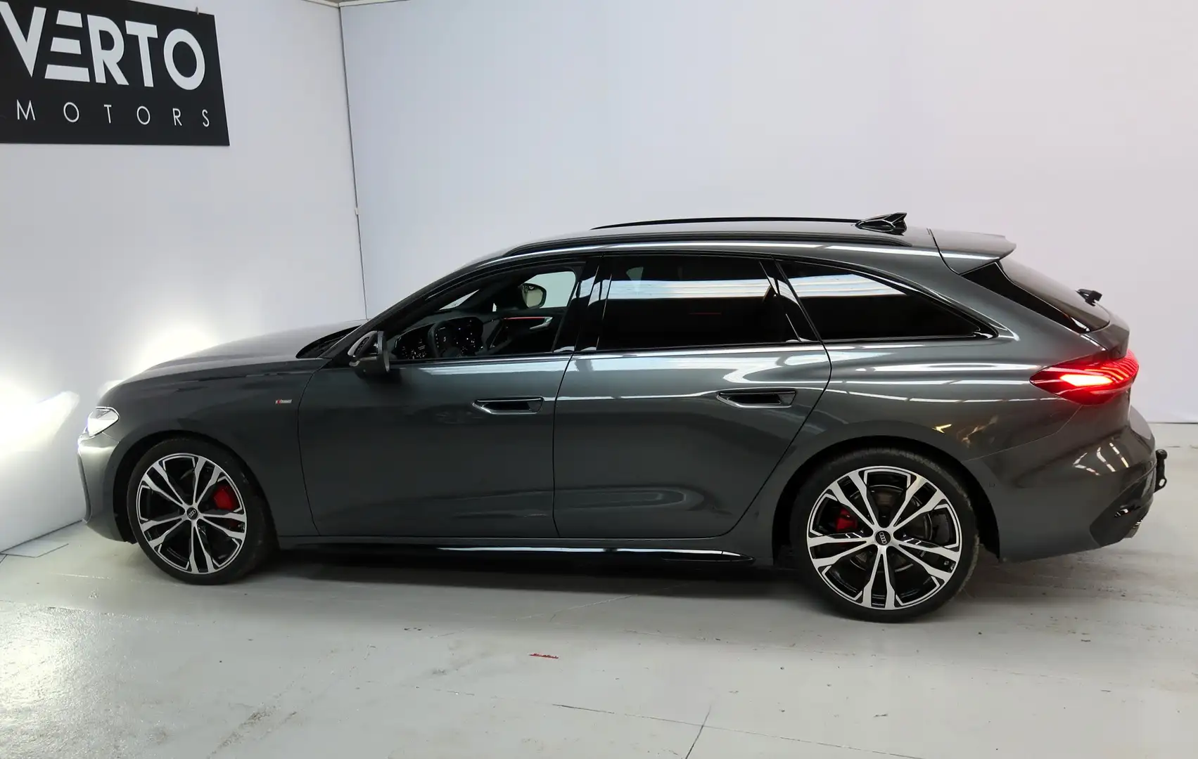 Audi A5 A5 Avant  S-Line TFSI 150pk S-Tronic Edition One Gris - 1