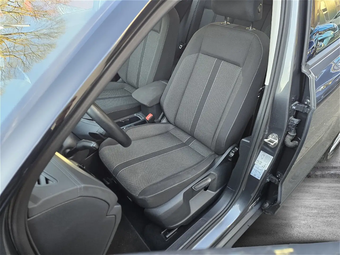 Volkswagen T-Roc TSI DSG*PDC*NAVIGATION*LED*DAB* Grau - 2
