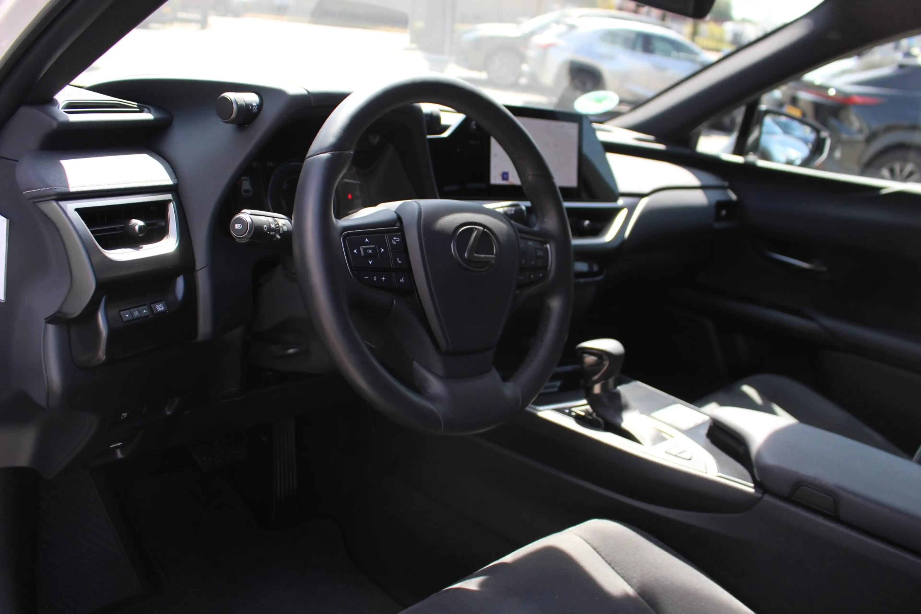 Lexus UX 250h Business Line NAVIGATIE ADAPATIVE CRUISE — photo 12
