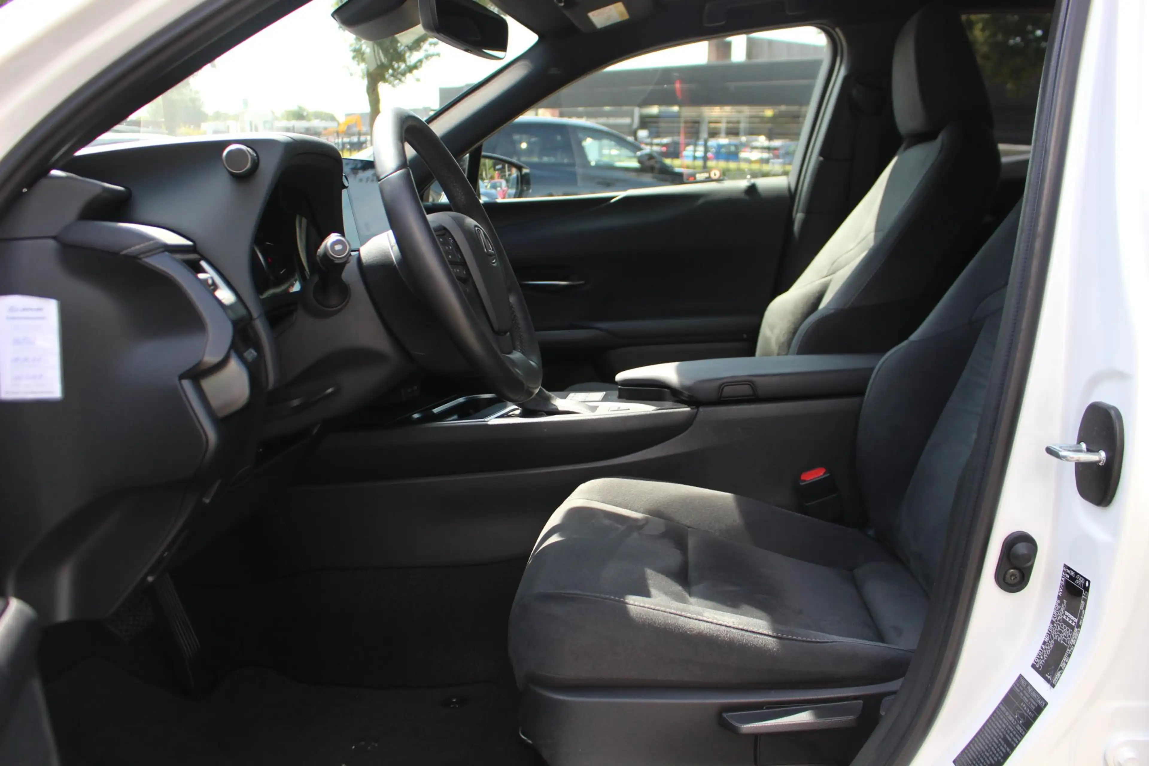 Lexus UX 250h Business Line NAVIGATIE ADAPATIVE CRUISE — photo 13