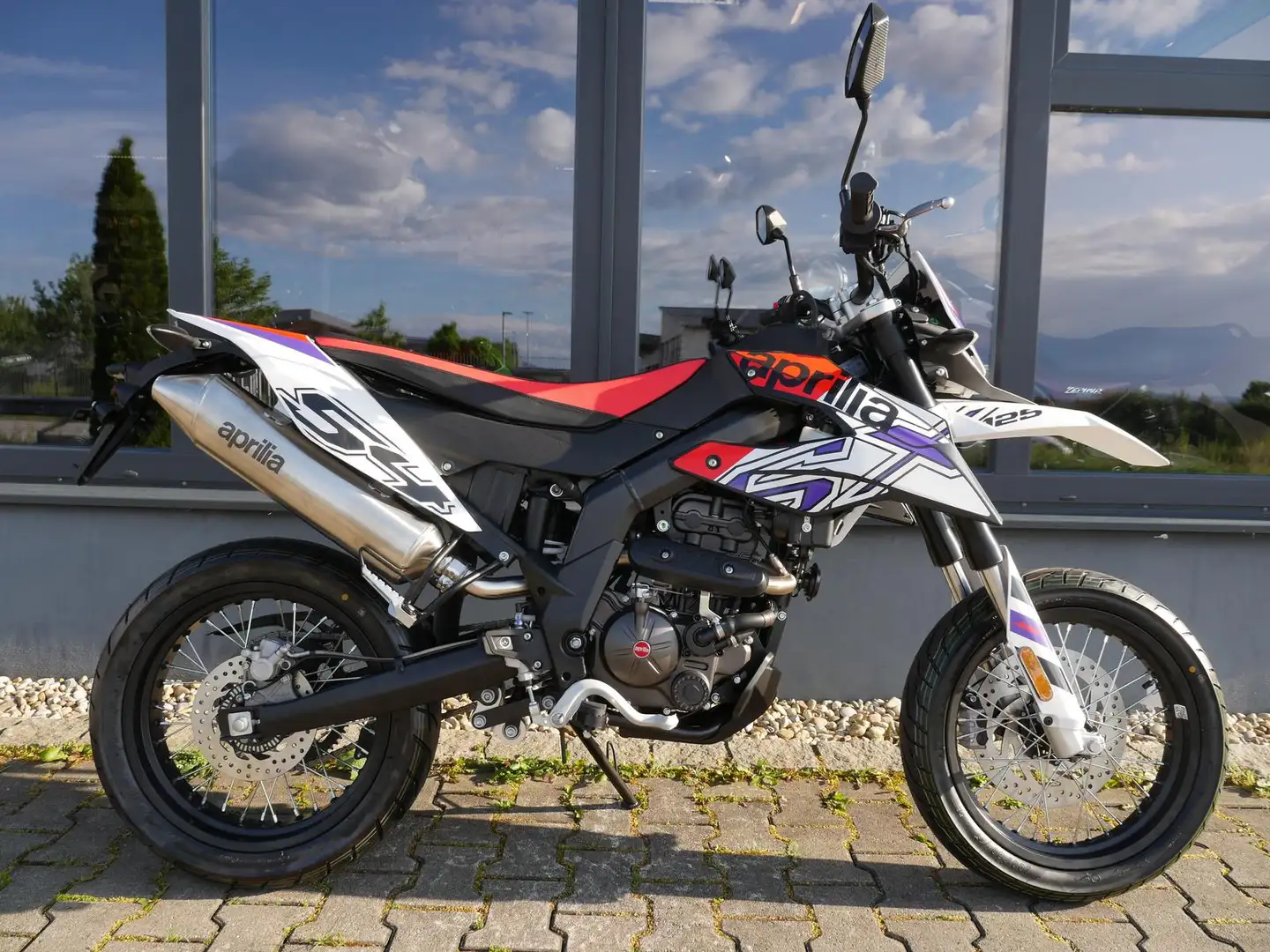 Aprilia SX 125 - mehrere Farben auf Lager - auch MJ 2025 - 2