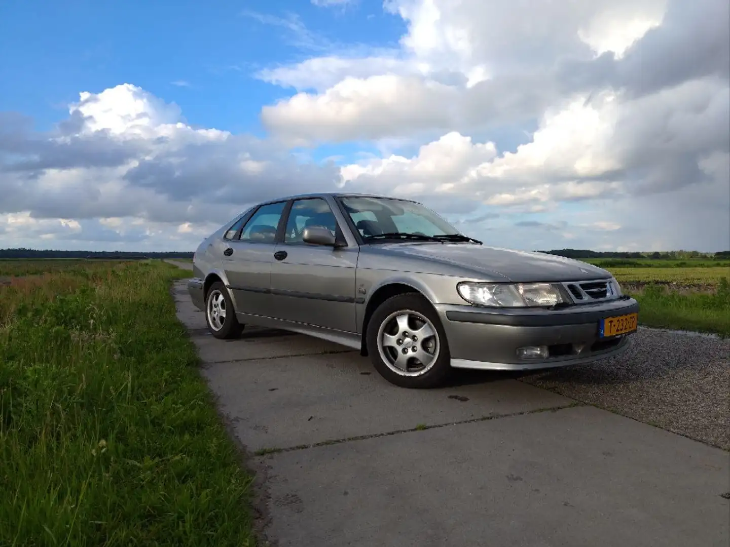 Saab 9-3 2.0 t SE Šedá - 2