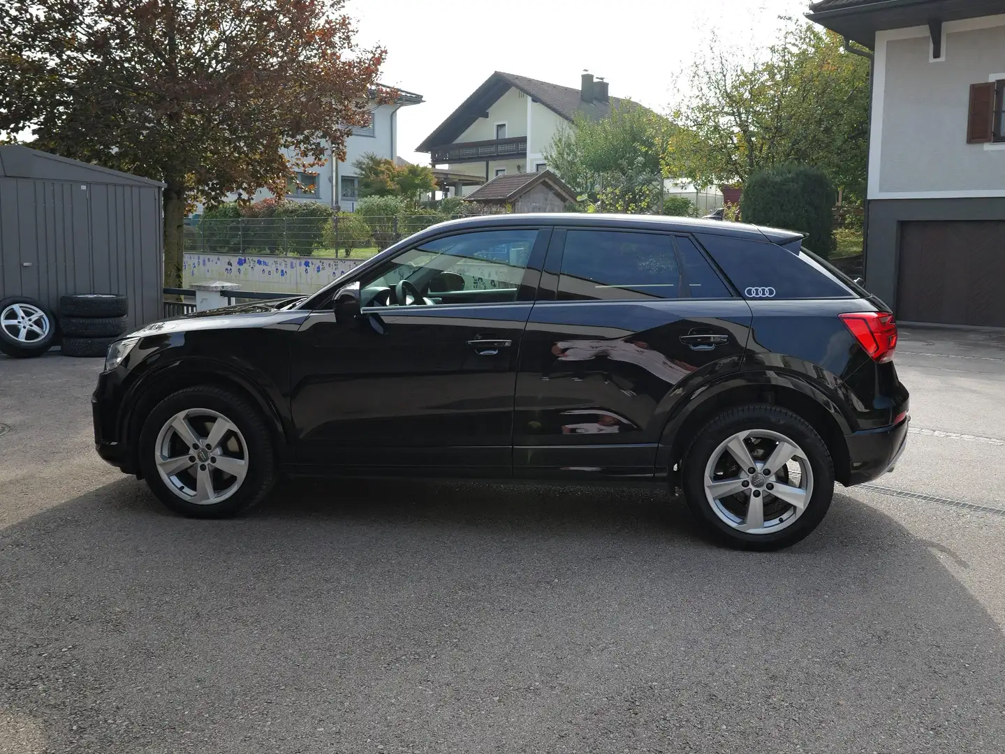 Audi Q2 Q2 1,6 TDI Sport Sport Schwarz - 2
