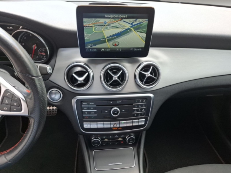Mercedes-Benz GLA 250 4Matic AMG-Line/Automatik/Schiebedach/Navi/Sitzhei — photo 9