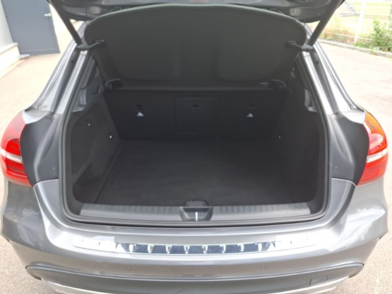 Mercedes-Benz GLA 250 4Matic AMG-Line/Automatik/Schiebedach/Navi/Sitzhei — photo 12