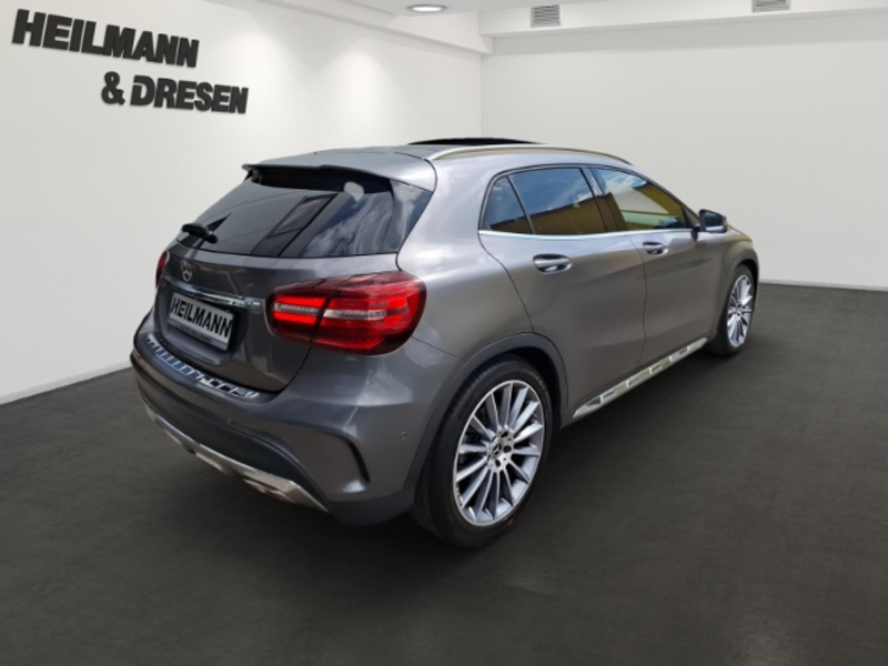 Mercedes-Benz GLA 250 4Matic AMG-Line/Automatik/Schiebedach/Navi/Sitzhei — photo 3