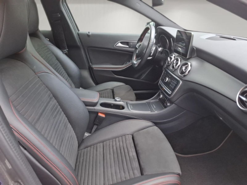 Mercedes-Benz GLA 250 4Matic AMG-Line/Automatik/Schiebedach/Navi/Sitzhei — photo 14