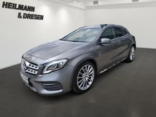 Mercedes-Benz GLA 250 4Matic AMG-Line/Automatik/Schiebedach/Navi/Sitzhei