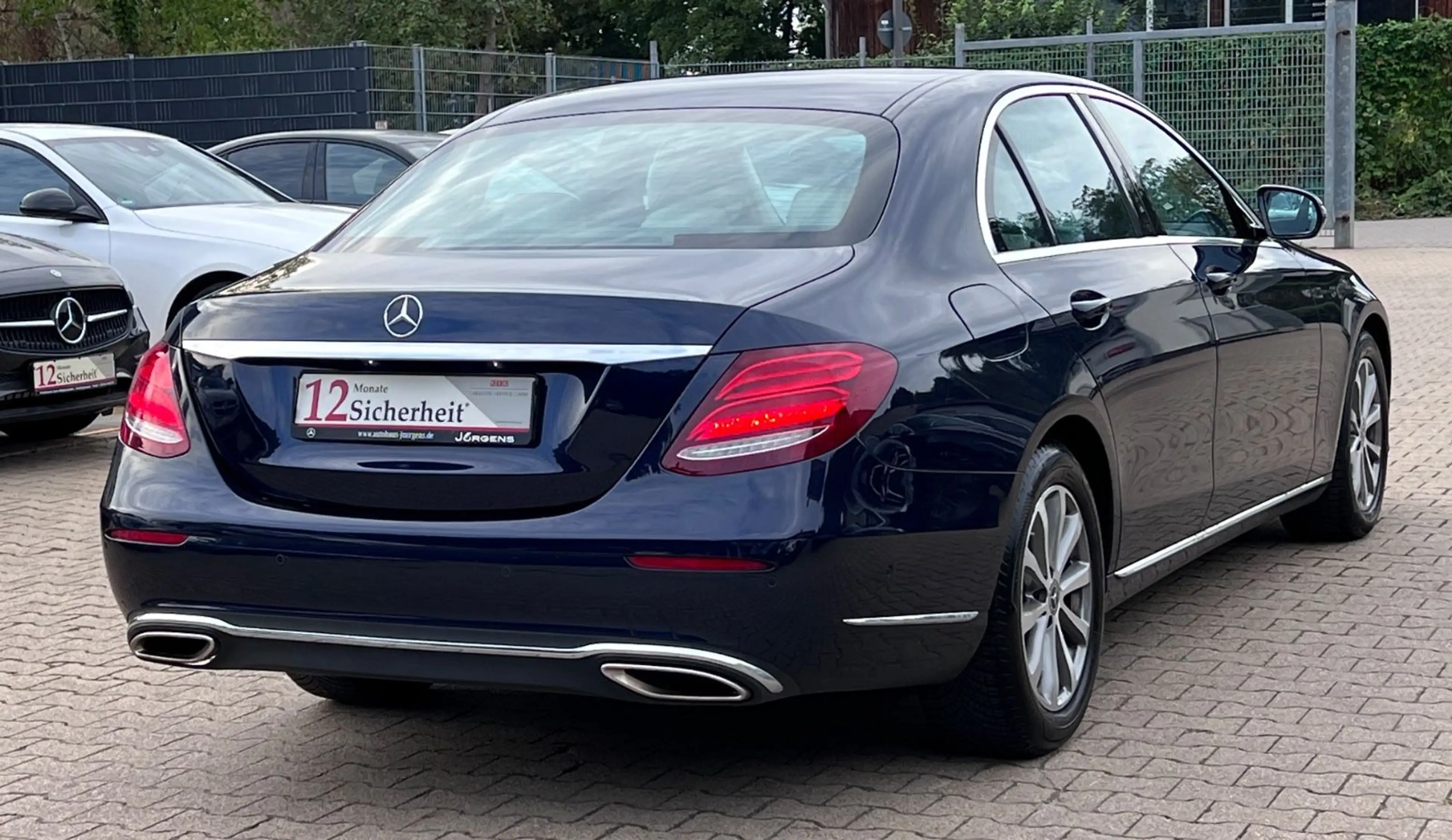 Mercedes-Benz E 200 E200 Lim. AUTOMATIK-STANDHEIZUNG-DISTRONIC-R.CAM — photo 11