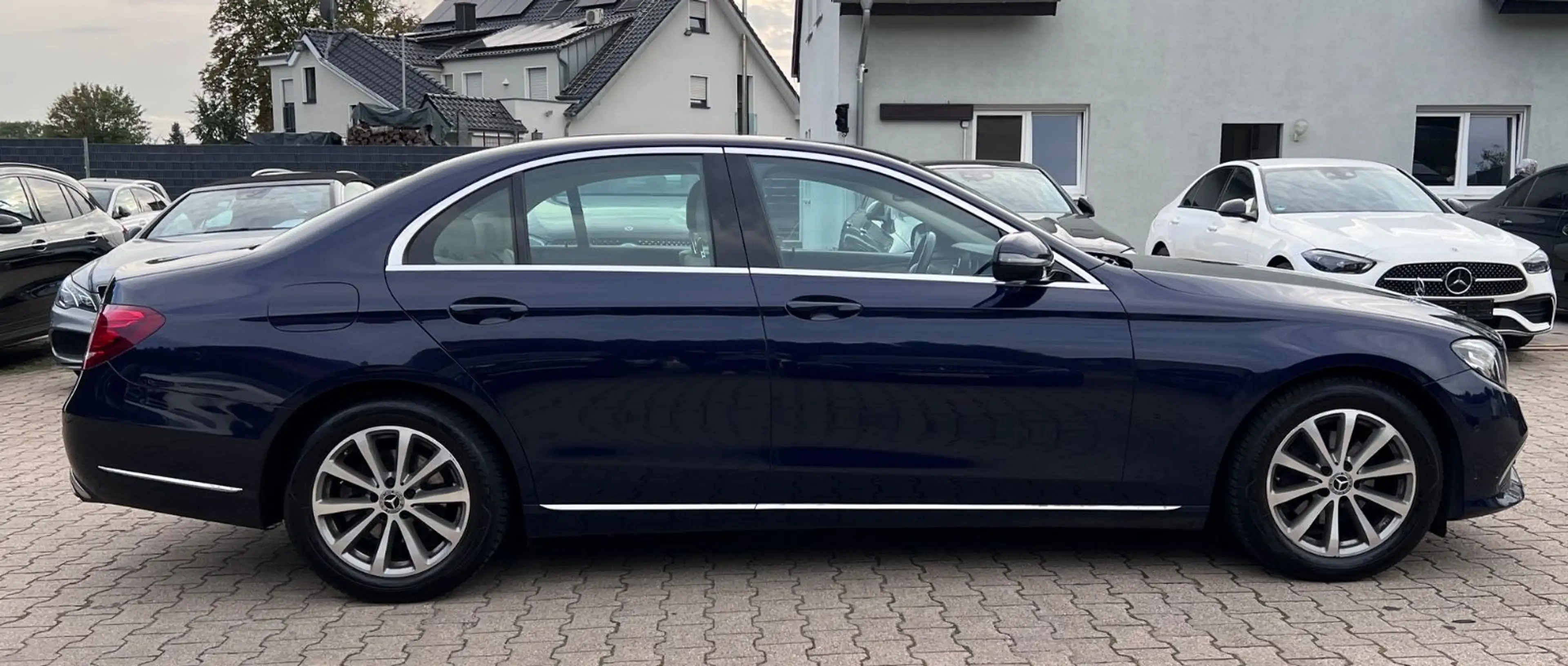 Mercedes-Benz E 200 E200 Lim. AUTOMATIK-STANDHEIZUNG-DISTRONIC-R.CAM — photo 7