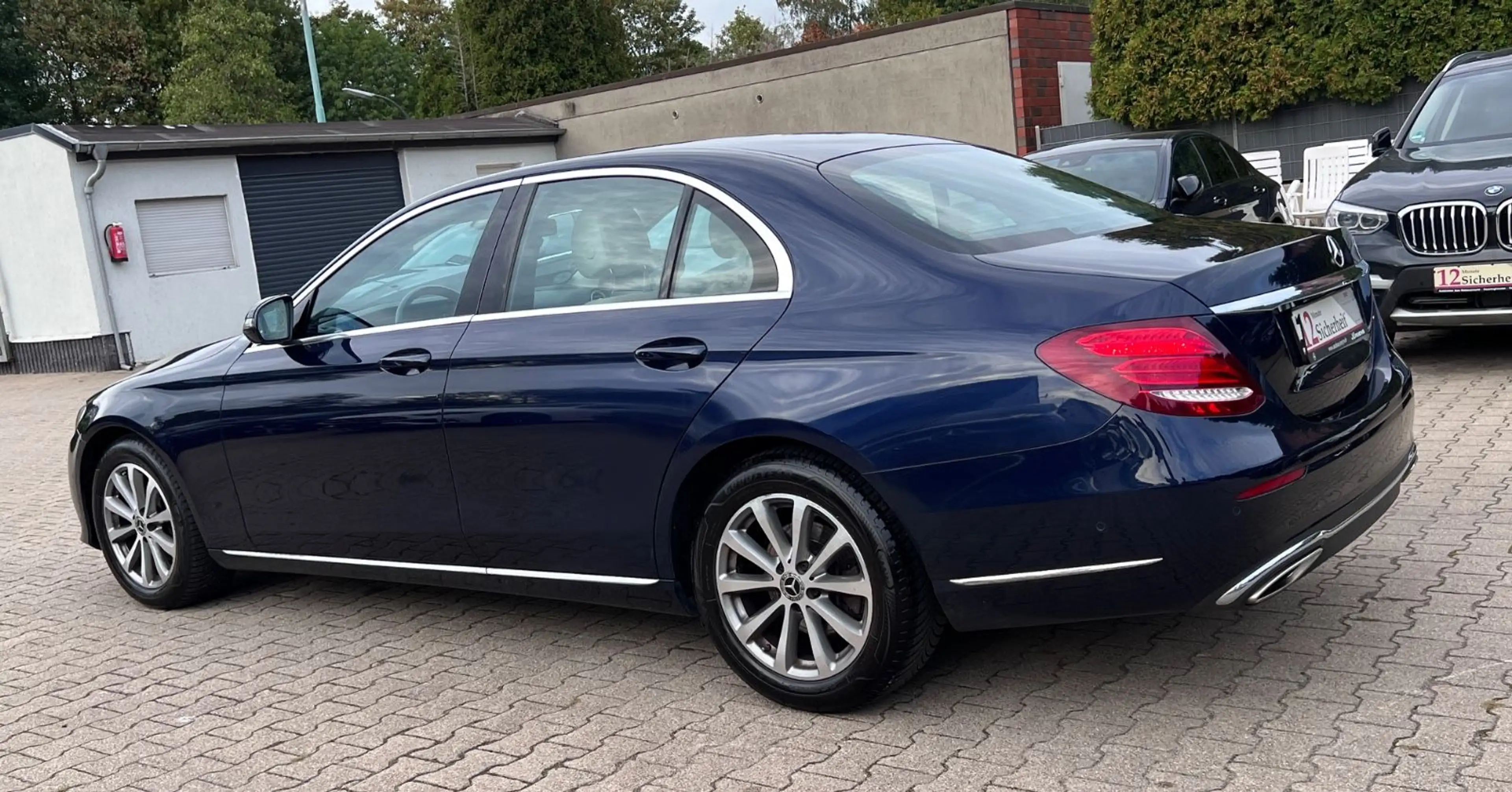 Mercedes-Benz E 200 E200 Lim. AUTOMATIK-STANDHEIZUNG-DISTRONIC-R.CAM — photo 8