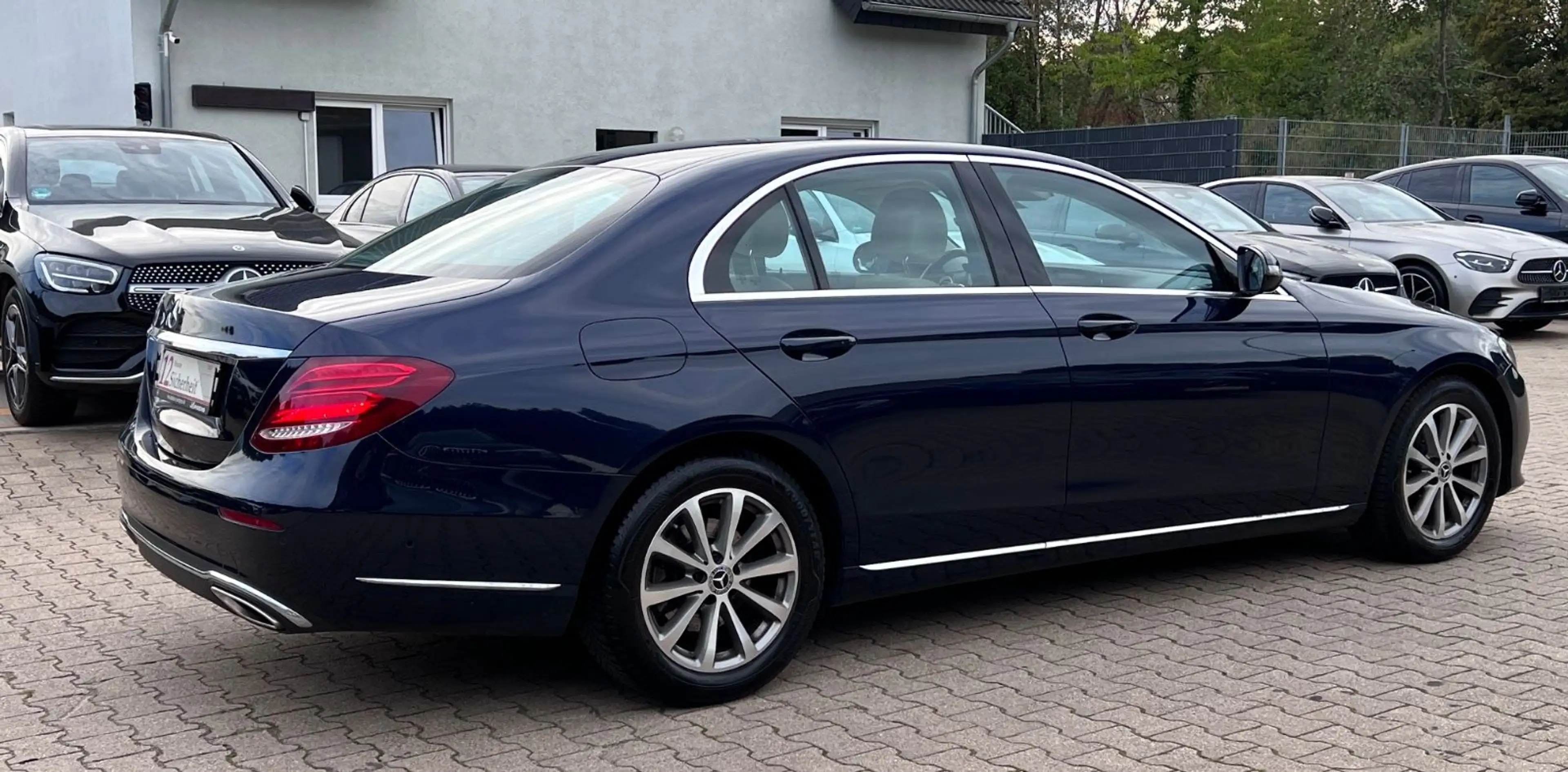 Mercedes-Benz E 200 E200 Lim. AUTOMATIK-STANDHEIZUNG-DISTRONIC-R.CAM — photo 12