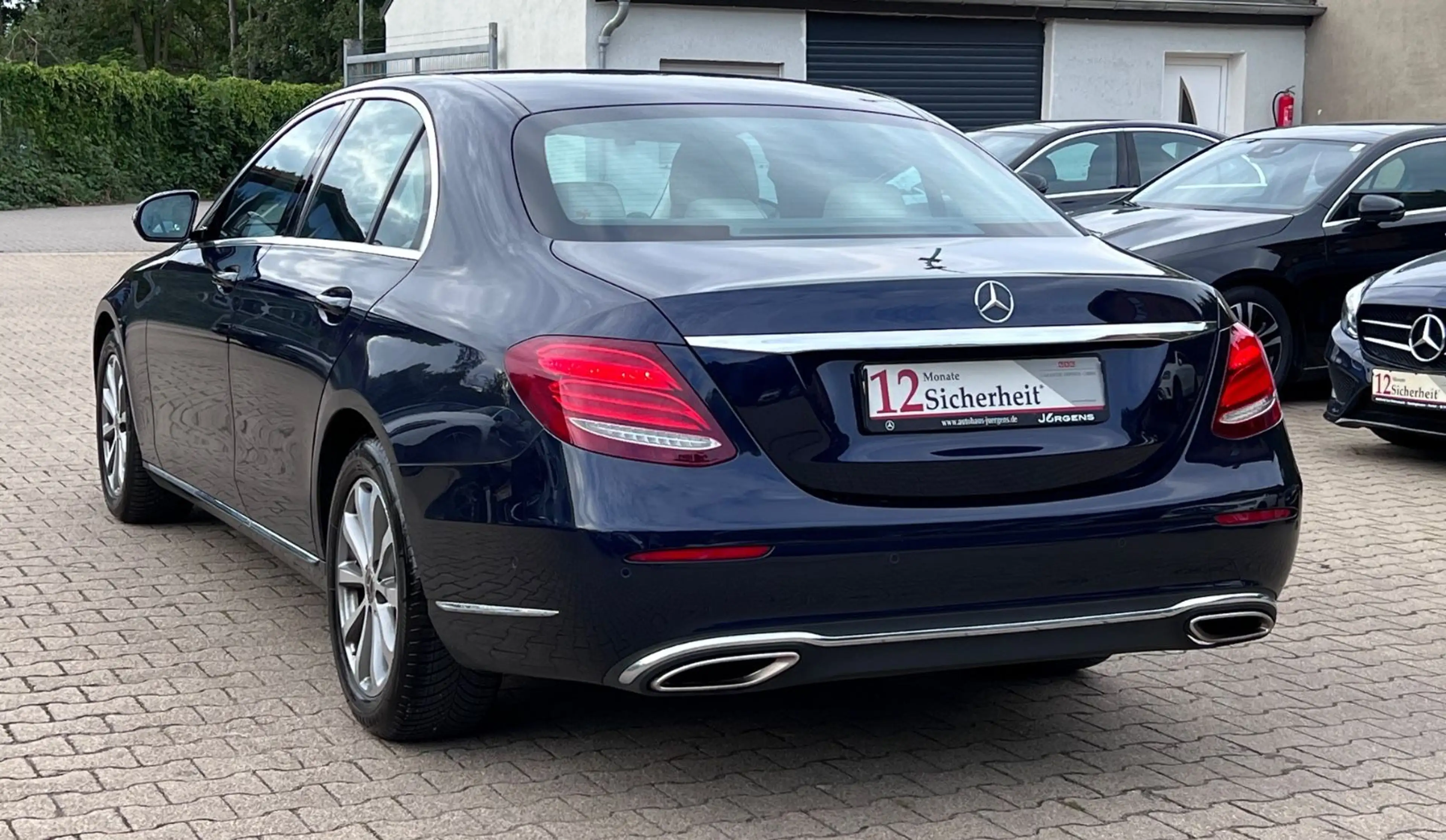 Mercedes-Benz E 200 E200 Lim. AUTOMATIK-STANDHEIZUNG-DISTRONIC-R.CAM — photo 9