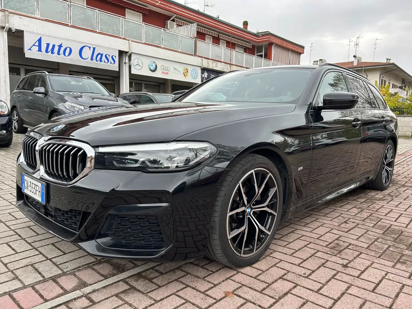 BMW 520 Serie 5Touring520d Touring mhev 48V xdrive Msport Nero - 1