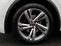 Volkswagen Tiguan R-LINE PHEV DSG *MATRIX LED / NAVI / 19 ZOLL / AHV / VIRTUELL / 3-ZONEN KLIMA / E-KLAPPE* Weiß - thumbnail 17