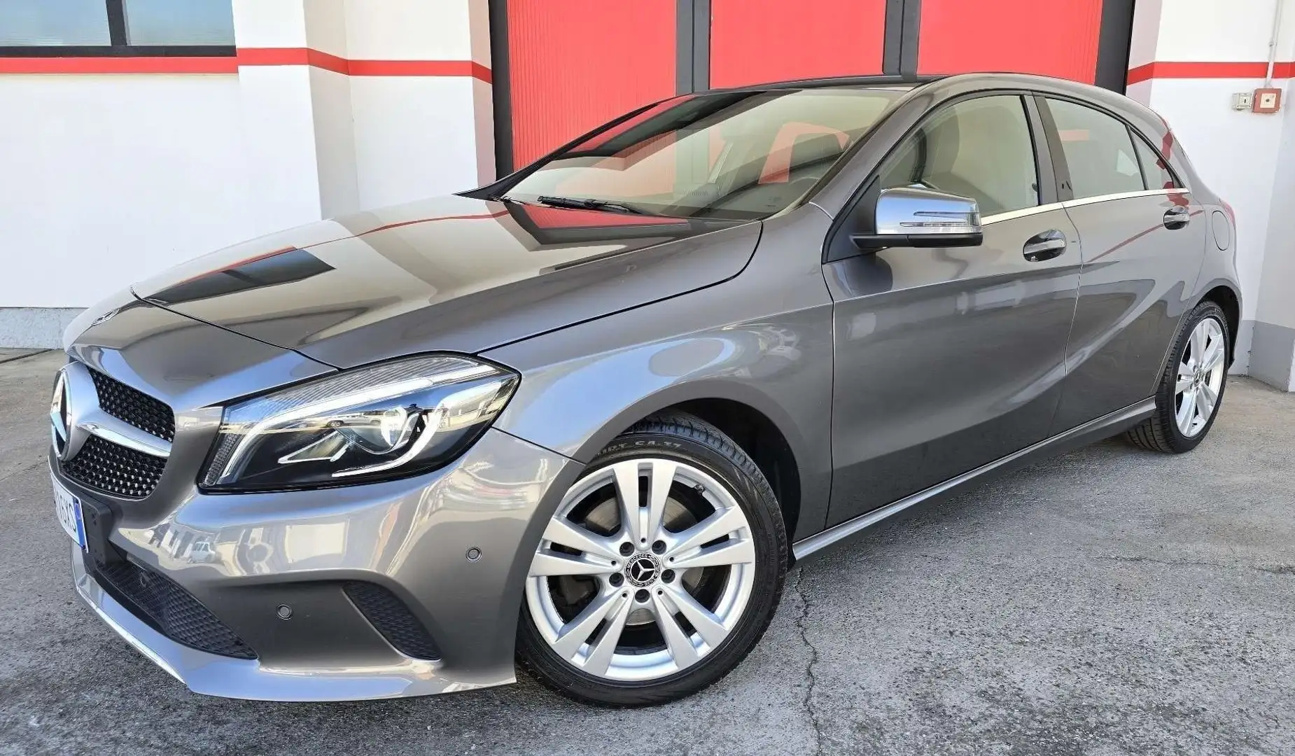 Mercedes-Benz A 180 Executive Plus ADAS PACK FULL Gris - 1