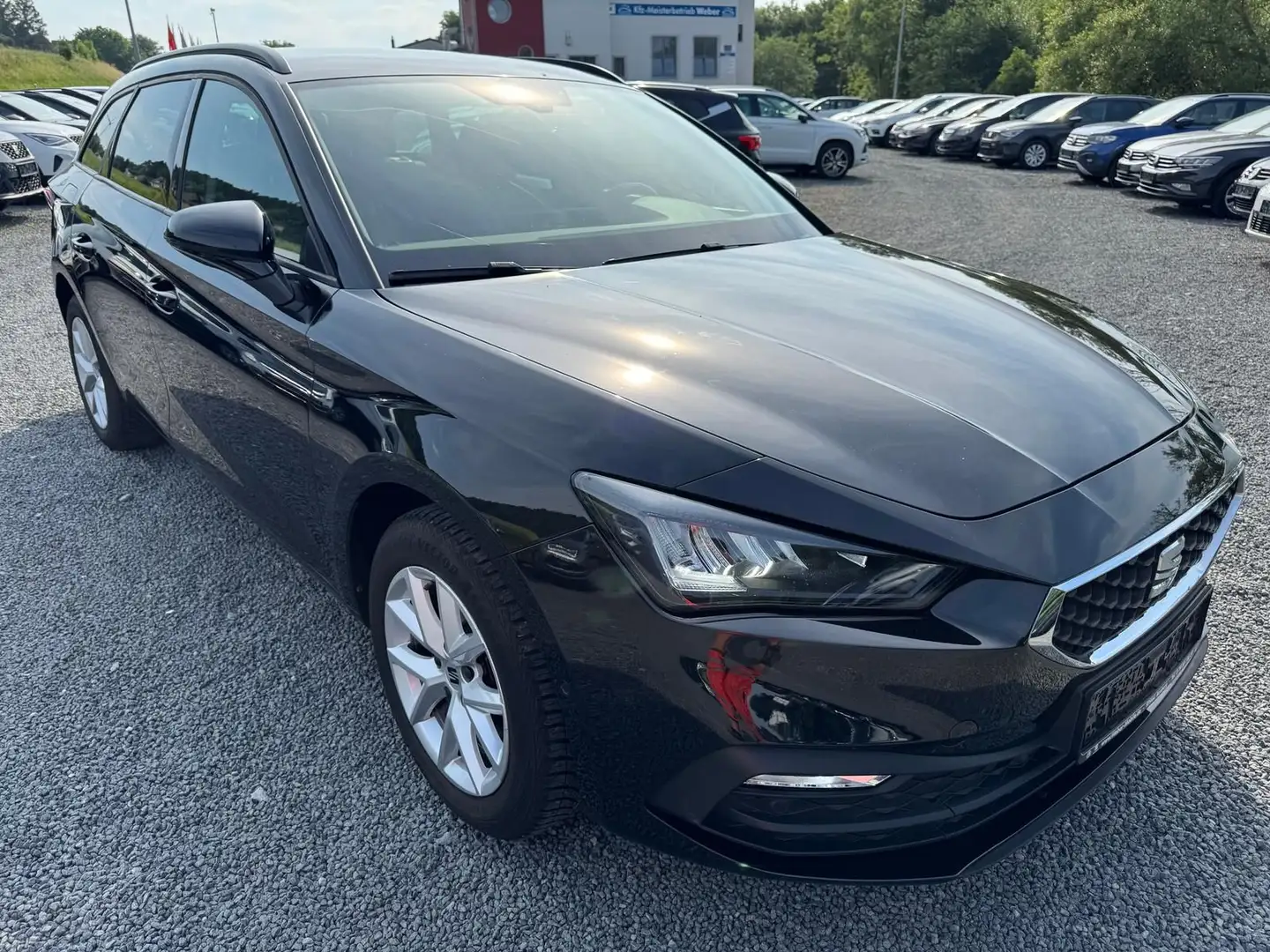SEAT Leon 1.5 eTSI *DSG*STYLE*PDCHI+VO*SHZ*NAVI*TEMPO Schwarz - 1