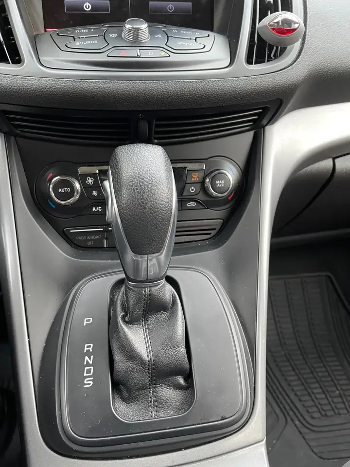 Ford Escape снимка Ford Escape