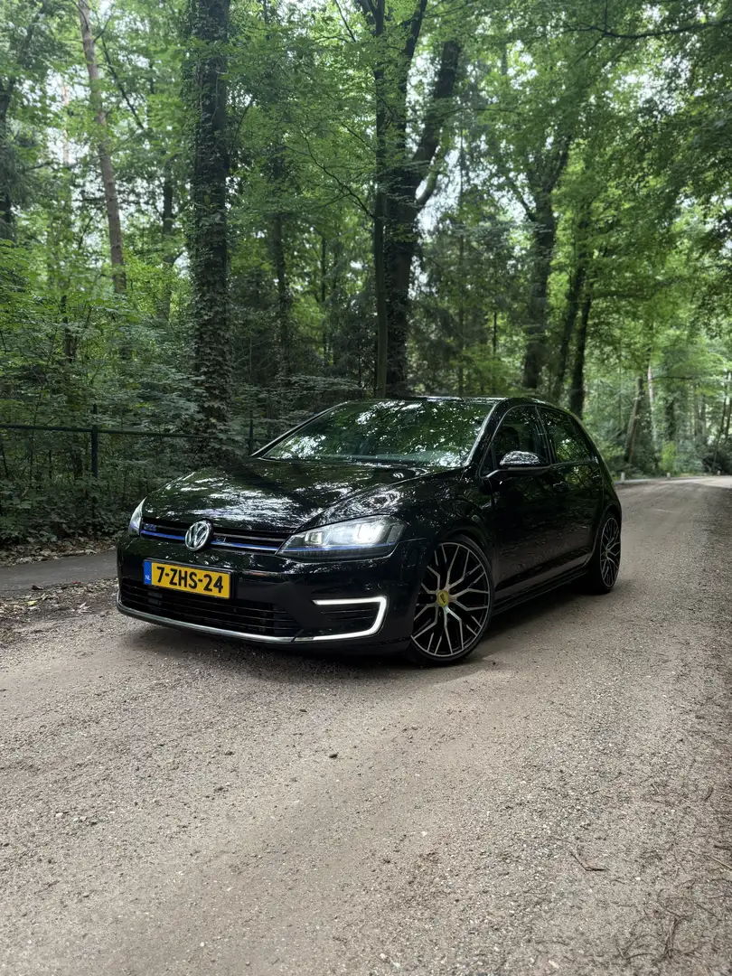 Volkswagen Golf 1.4 TSI GTE Zwart - 1